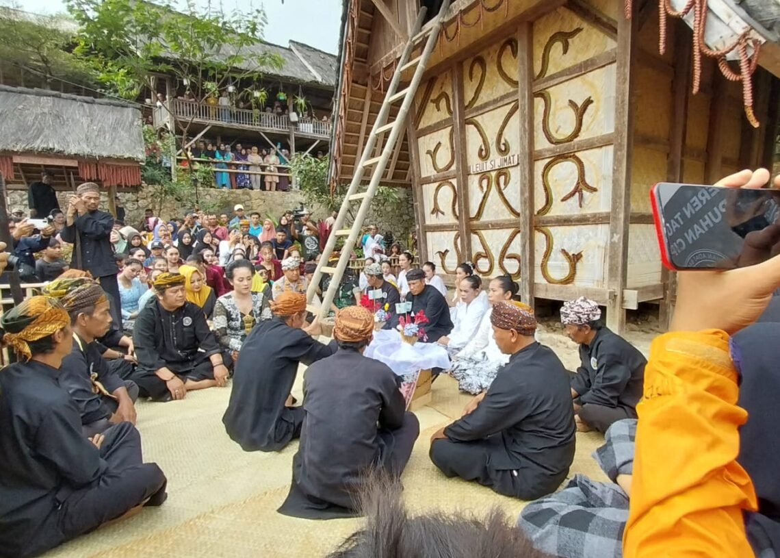 Seren Taun Kasepuhan Cipta Mulya Berlangsung Meriah