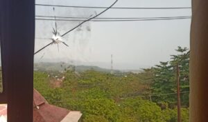 Dor! Ada Lubang Seperti Bekas Peluru Usai Ledakan Keras, Kaca Jendela di PN Cibadak Pecah