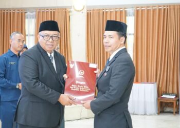 21 PNS Menerima Penghargaan Satyalencana Karya Satya, Bupati Marwan: Motivasi Pencapain Kinerja Terbaik