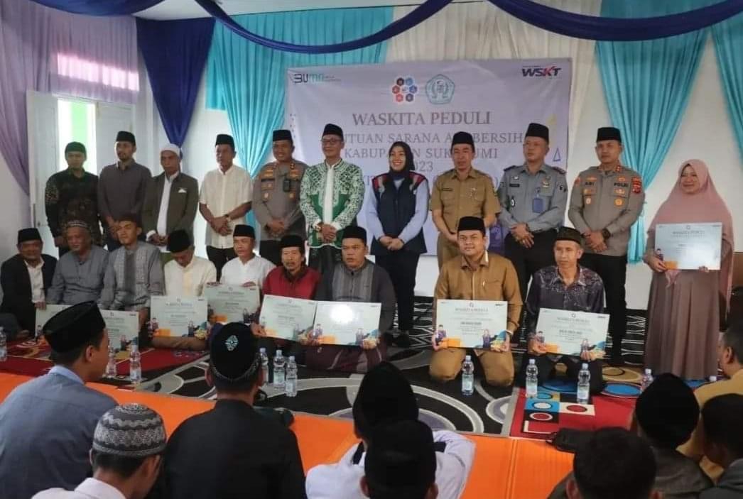 Sekda Ade Suryaman Apresiasi Program Bantuan Sarana Air Bersih PT Waskita Karya Persero TBK