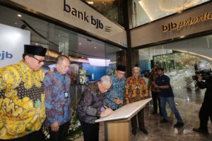 Resmikan Gedung Kantor bank bjb di T Tower, Kang Emil: Tetap jadi BPD Terbaik di Indonesia