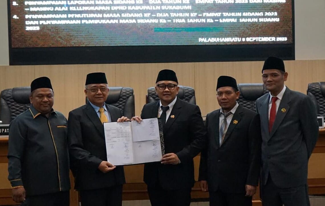 Wabup Iyos Hadiri Paripurna DPRD Agenda PAW dan Penandatanganan Nota Kesepaham KUA-PPAS Perubahan