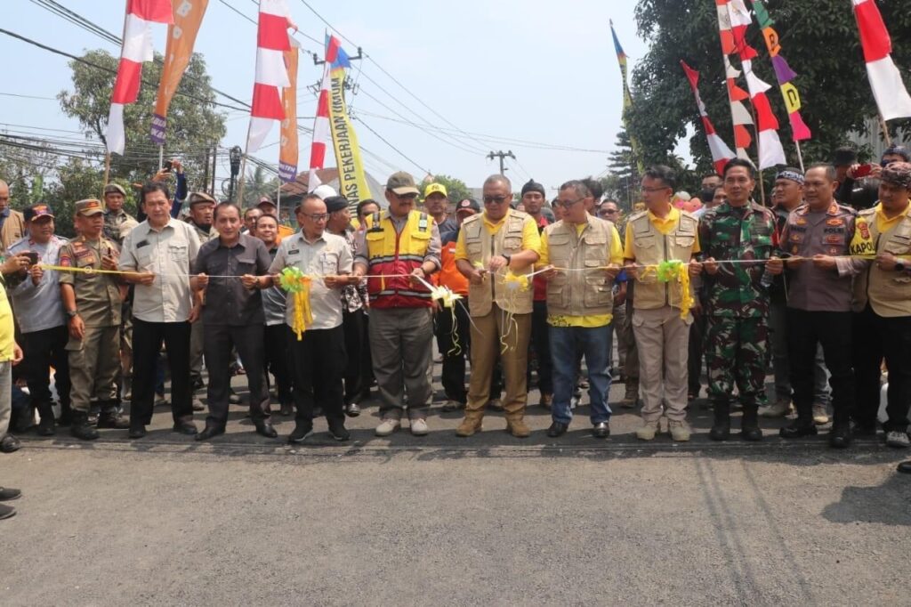 Bupati Marwan Resmikan Jembatan Cicewol Desa Babakanpari Kecamatan Cidahu