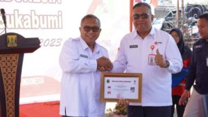 Bupati Sukabumi Dianugerahi Penghargaan Penggerak Donor Darah Sukarela