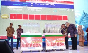Puluhan Nasabah bank bjb Memenangkan Hadiah Undian Nasional Simpeda di Kota Angin Mamiri