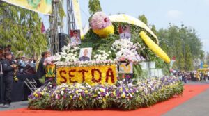 Meriah! Puluhan Kendaraan Hias Ikuti Festival Bunga Sukabumi Suka Bunga