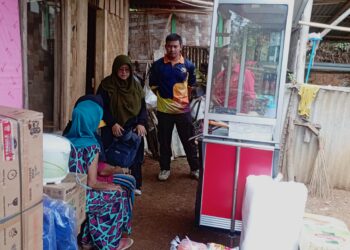 Alhamdulillah! Keluarga Gunawan ‘Rante’ di Lengkong Dapat Bantuan Modal Usaha