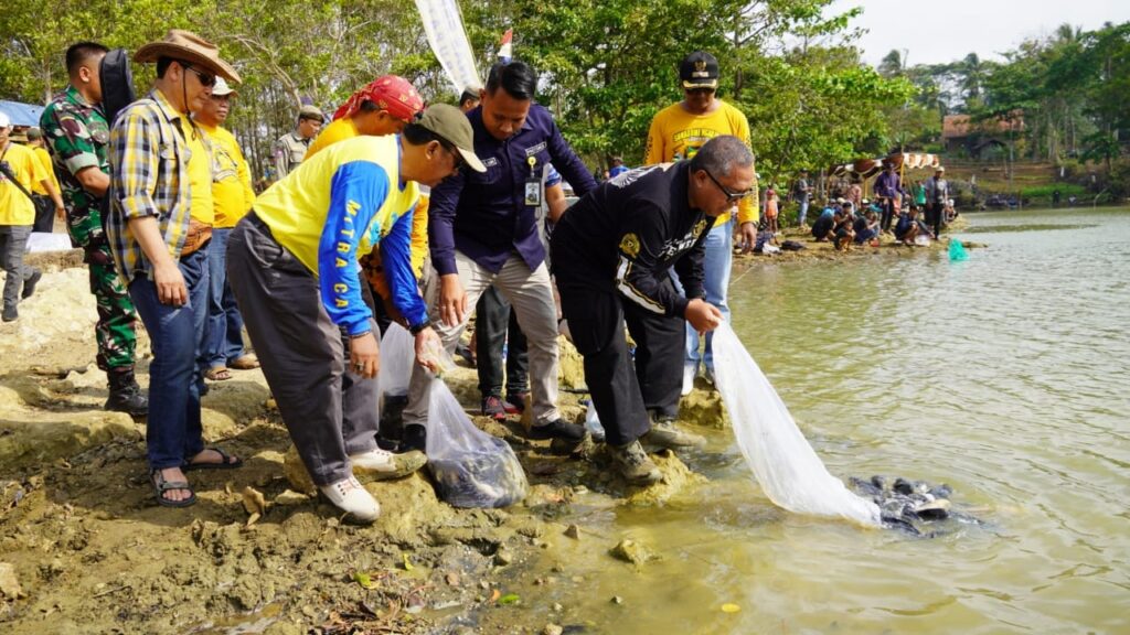 Dihadiri Bupati Marwan, Mancing Bareng Peringati Hari Bakti ke-78 PU ala Dinas PU Kabupaten Sukabumi Berlangsung Meriah