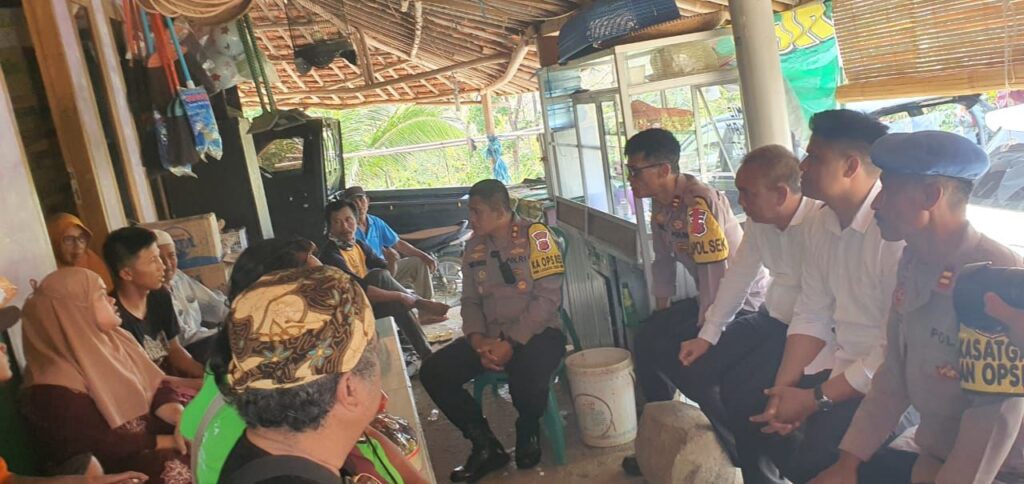 Jenguk Korban Dugaan Salah Tangkap, Kapolres Sukabumi Perintahkan Propam Lakukan Pendalaman