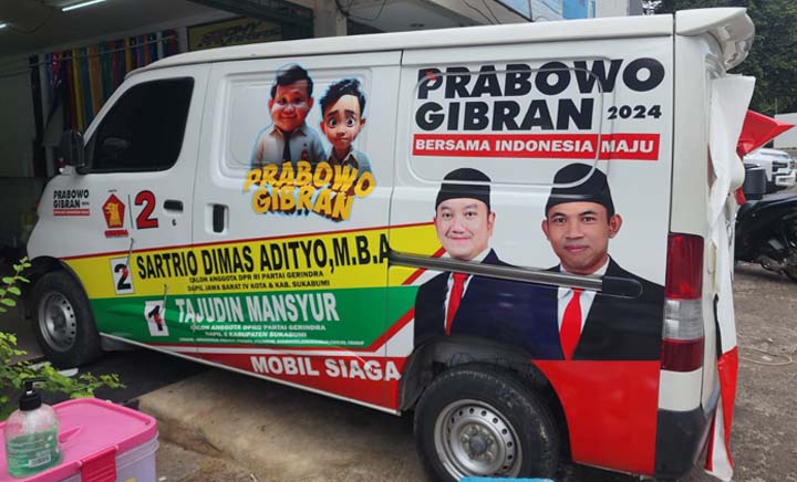 Keren! Tajudin Mansyur Sumbangkan Ambulance Mobil Siaga untuk Warga Lengkong