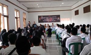 Panwas Kecamatan Ciracap Lantik dan Bimtek 165 Pengawas TPS