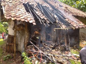 Rumah Warga Ciseureuh Ciracap Terbakar