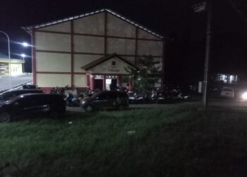 Fasilitas Umum GOR Surade Disoroti Warga