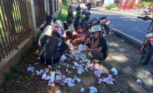 Sobekan Alquran Berserakan di Depan GOR Surade Sukabumi