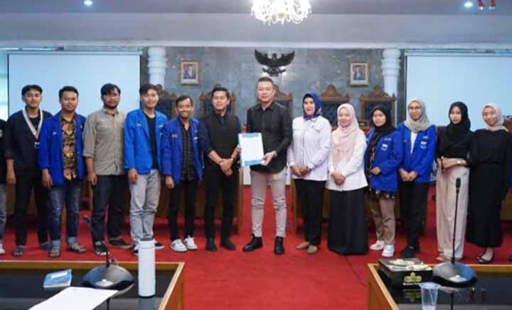 Bahas Sejumlah Masalah Perkotaan, DPRD Kota Sukabumi Terima Audiensi PMII