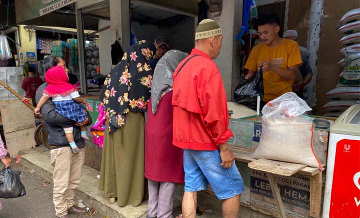 Jelang Pemilu, Harga Beras di Pasar Cibadak Sukabumi Meroket