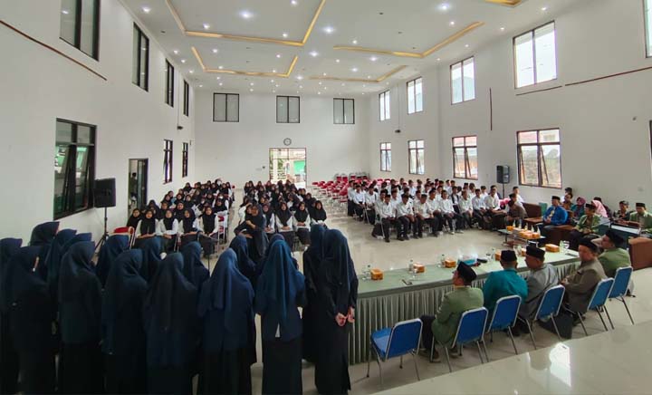 Menuju Mahasiswa Kompeten, INKHAS Menggelar Praktikum Bimbingan Ibadah dan Tilawah