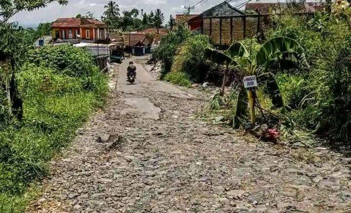 Viral di Medsos, Jalan Rusak di Cidahu Akan Diperbaiki Setelah Ramadhan