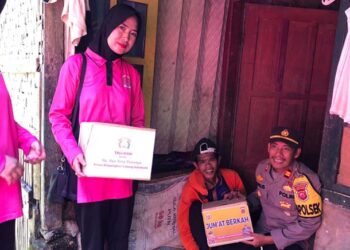 Polsek Jampang Kulon Laksanakan Program Jumat Berkah