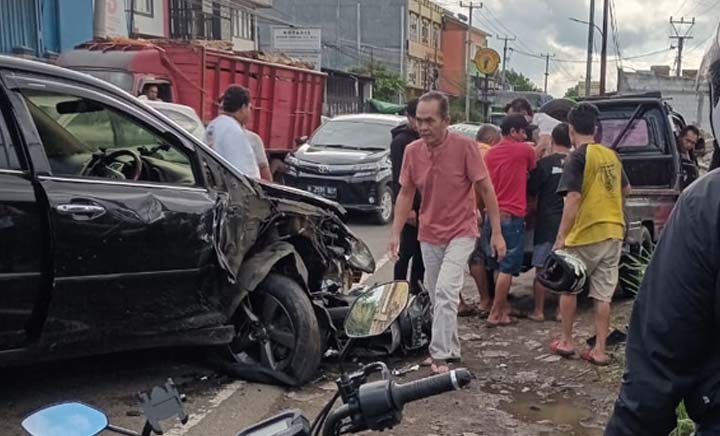 Lakalantas di Cibadak Sukabumi, Pemotor Alami Patah Kaki