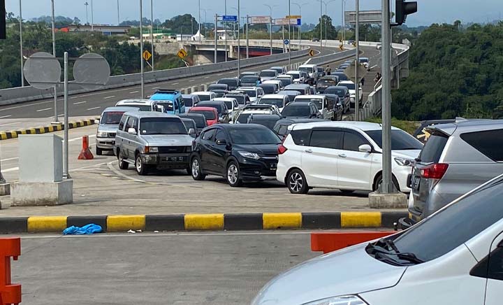 Mulai Dibuka 1 Jalur, Tol Bocimi Hanya Bisa Dilintasi Mini Bus