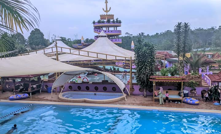Waduh! Bocah 12 Tahun Tenggelam Di Kolam Wisata Masjid Perahu.