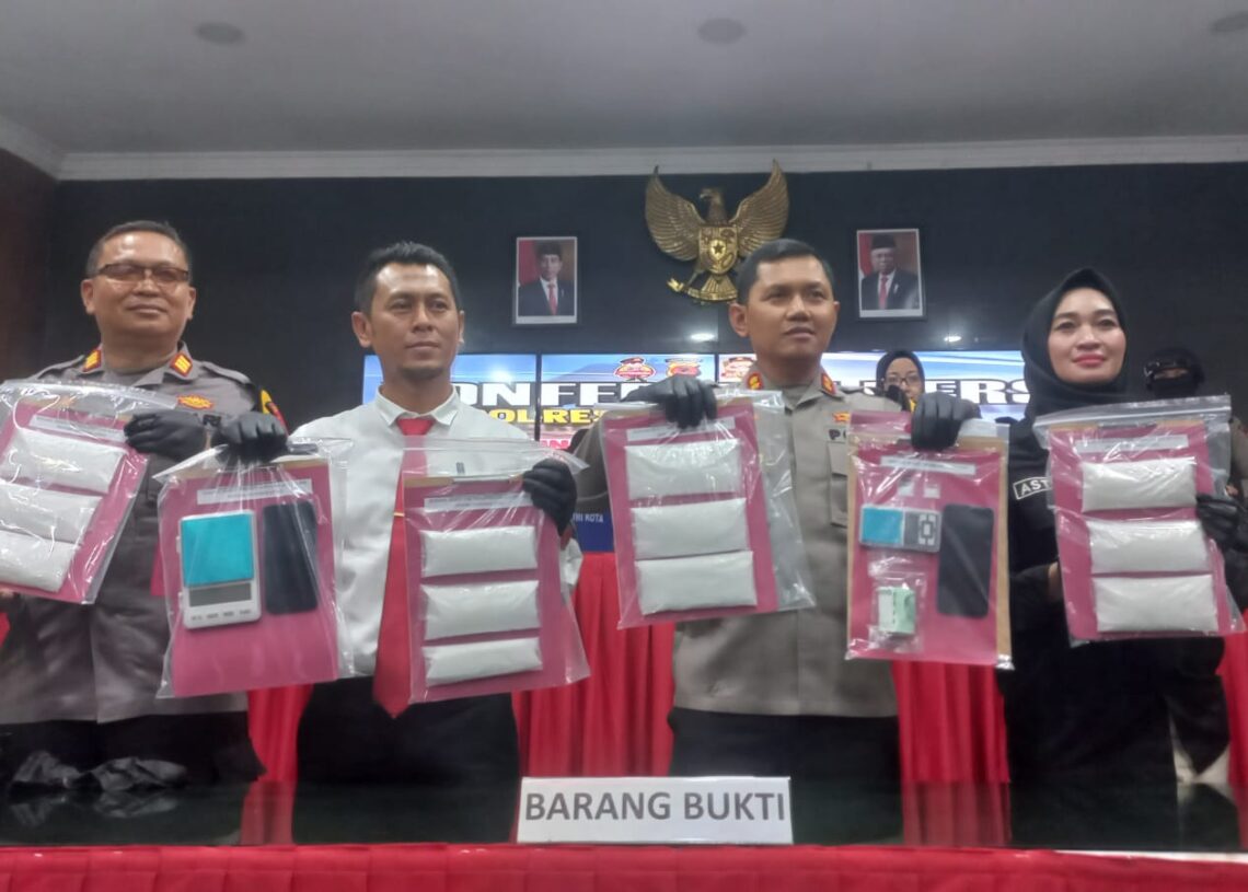Dikendalikan dari Lapas, Polres Sukabumi Kota Ungkap Kasus Sabu Rp 2,98 Miliar