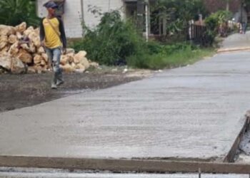 Mantap! Pemdes Jampangtengah Lakukan Rabat Beton Jalan Ciembe-Leuwi Peundeuy