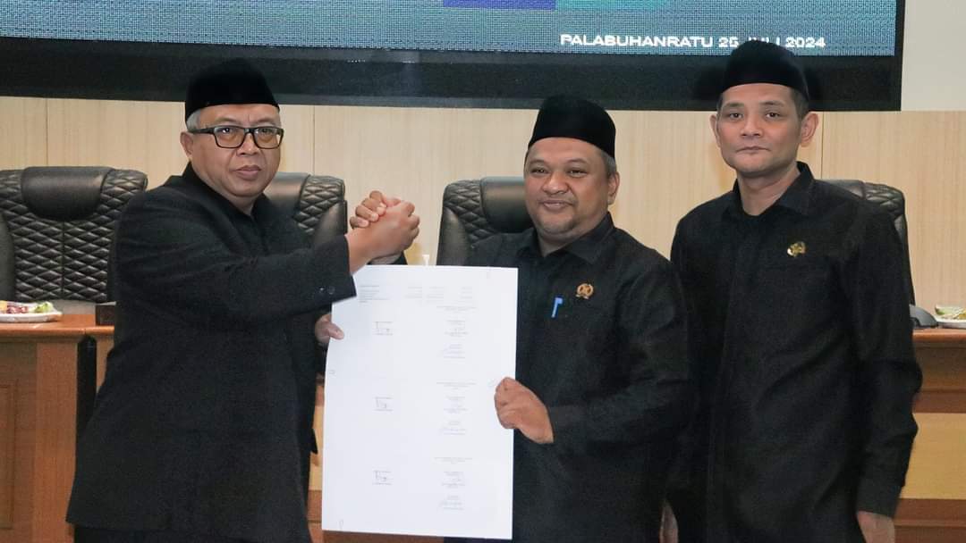 Bupati Sukabumi Marwan Hamami bersama Wakil Ketua DPRD Budi Azhar, Kamis, (25/07/2024).