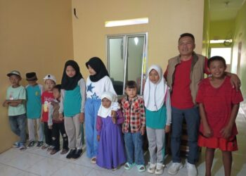 Harap Keberkahan, Pemdes Puncak Manggis Sagaranten Santuni Yatim