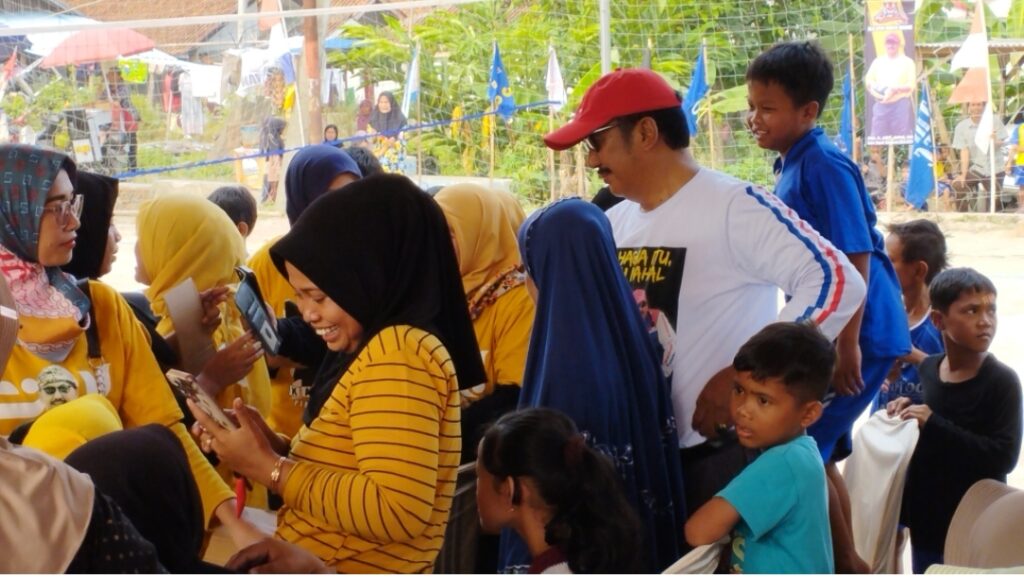 Disambut Meriah, Asep Japar Sambangi Warga Karang Papak Cisolok