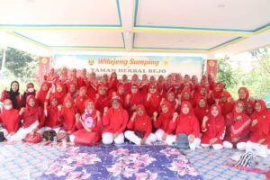 IWAPI Dorong Penguatan Pasar Digital Bagi UMKM Desa Pasirhalang Sukaraja