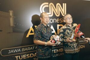 Wakil Bupati Iyos Somantri Sabet Penghargaan dari CNN Awards  2024