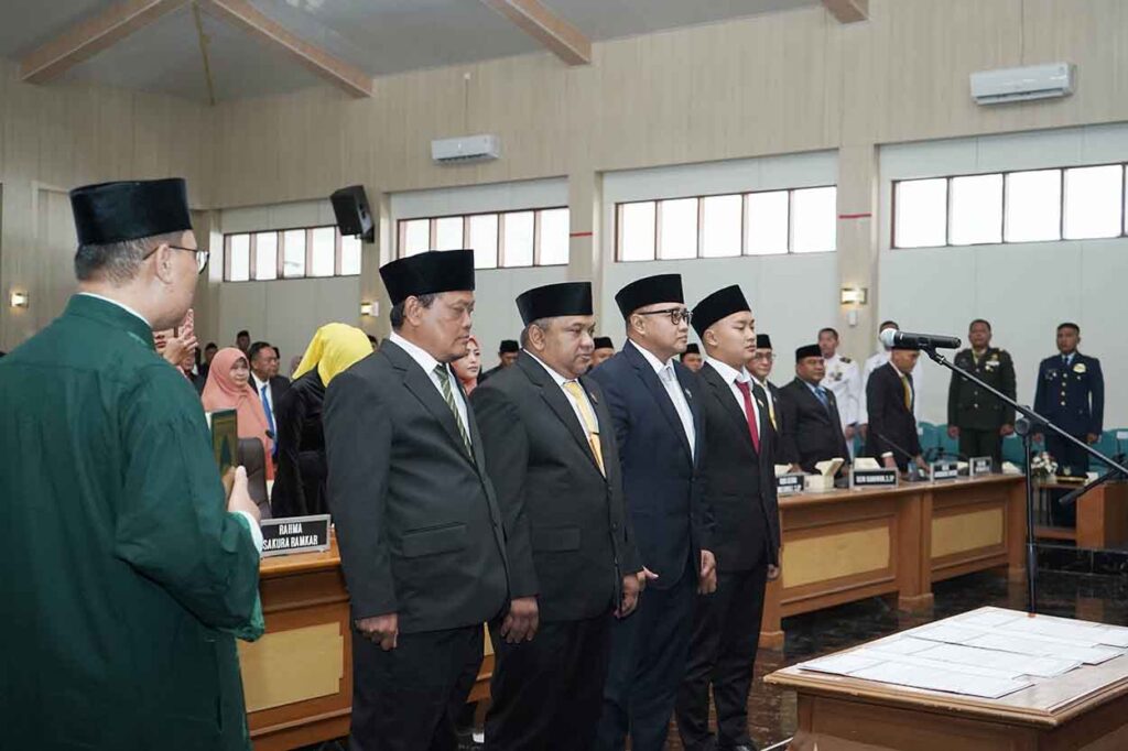 Pengucapan Sumpah Pimpinan DPRD Kabupaten Sukabumi Periode 2024-2029
