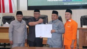 Bupati Sukabumi Sampaikan Jawaban Terhadap Pandangan Umum DPRD Atas Raperda APBD 2025