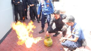 Lapas Sukabumi Gandeng Damkar Adakan Simulasi Kebakaran