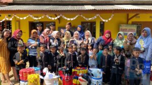 Desa Limbangan jadi Lokasi KKN-T Mahasiswa Ummi, Fokus Program Daur Ulang Sampah