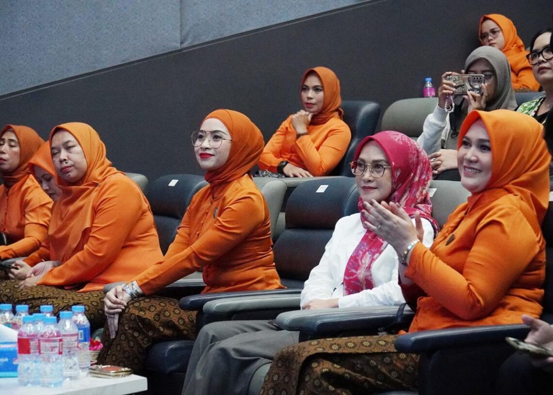 Program Perdana, IKWI Kota Bogor Gelar Bazar Murah,