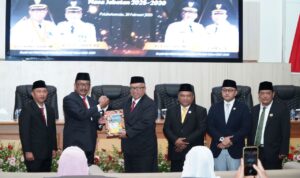 DPRD Kabupaten Sukabumi Gelar Paripurna, Bupati Marwan Hamami Lepaskan Tongkat Kepemimpinan