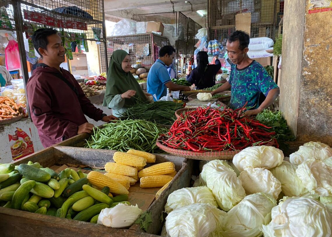 Menjelang Ramadhan, Harga Sayuran dan Sembako di Pasar Cibadak Naik