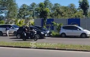 HMI Sukabumi Kritik Parkir Liar di Bahu Jalan Bioskop Sams Studio, Desak Evaluasi Izin Operasional
