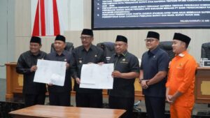 Pemerintah Daerah Kabupaten Sukabumi Hadiri Paripurna DPRD, Bahas Sejumlah Raperda