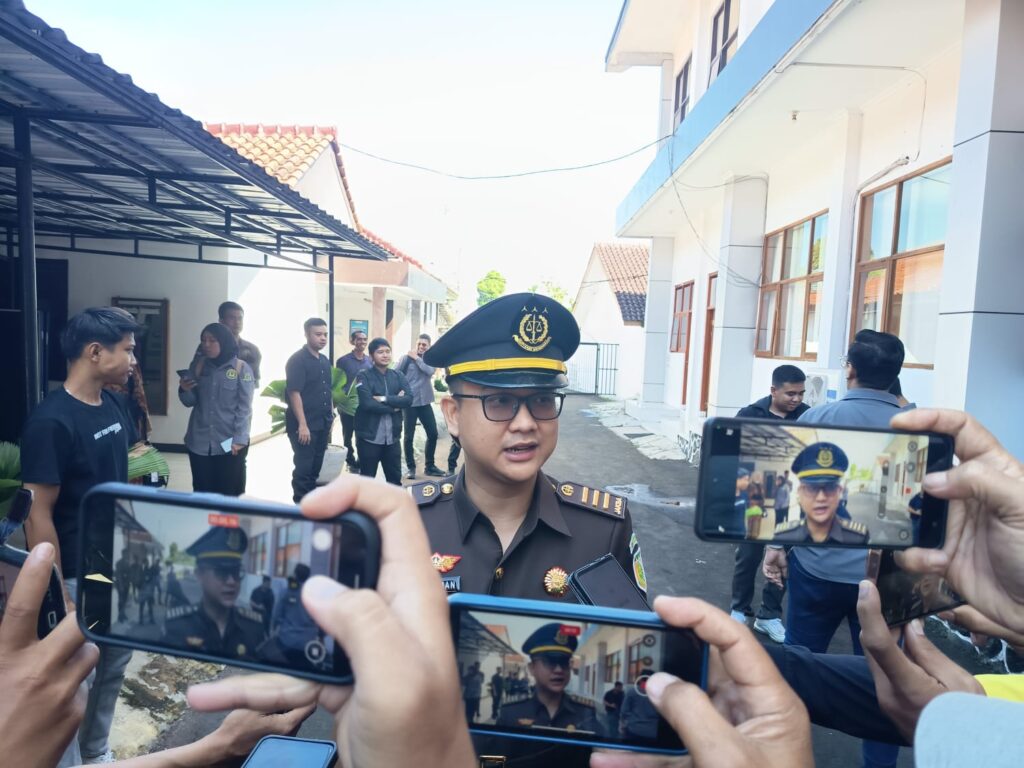 Dua Kursi Kasie Kejari Sukabumi Berganti, Fahmi Rachman dan Abram Nami Resmi Dilantik