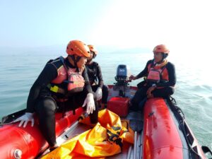 Anak 12 Tahun Tenggelam di Pantai Rawakalong Ditemukan Meninggal
