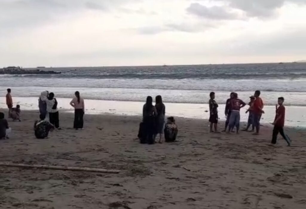 Bocah 12 Tahun Terseret Ombak di Pantai Bufalo, Pencarian Masih Dilakukan