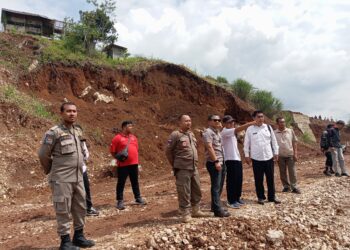 Semrawut di Balik Megaproyek Tol Bocimi: Kabel Putus, Irigasi Tertutup, dan Urugan dari Tambang Tanpa Izin