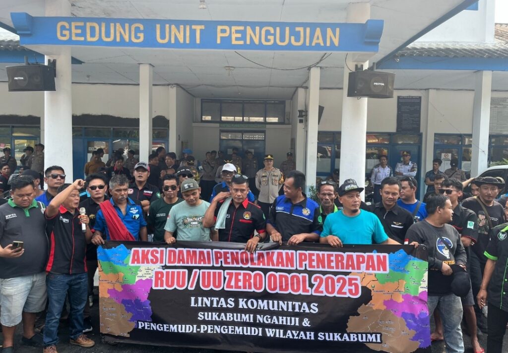 Tolak Sangsi Pidana RUU ODOL, Ratusan Sopir Truk Geruduk Kantor Dishub Kabupaten Sukabumi