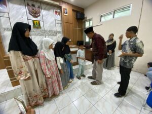 Santuni 35 Anak Yatim, ASN dan Pegawai Kecamatan Cibadak Gelar Kegiatan Sosial Sambut 10 Muharram