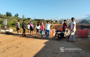 Ratusan Warga Jadikan Proyek Tol Bocimi Seksi 3 Sebagai Lokasi Olahraga Pagi