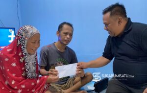 Ketua DPRD Sukabumi Sambangi Sandi, Pengrajin Bola Difabel yang Tetap Tegar di Tengah Keterbatasan